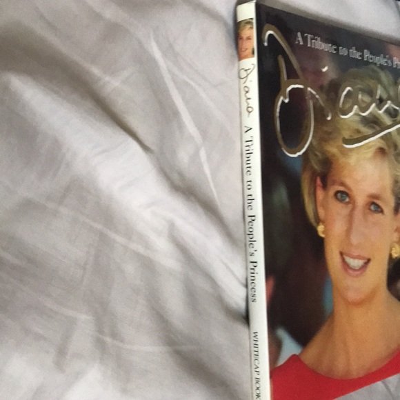 Princess Diana Tribute Book - 140 pages - Picture 3 of 4